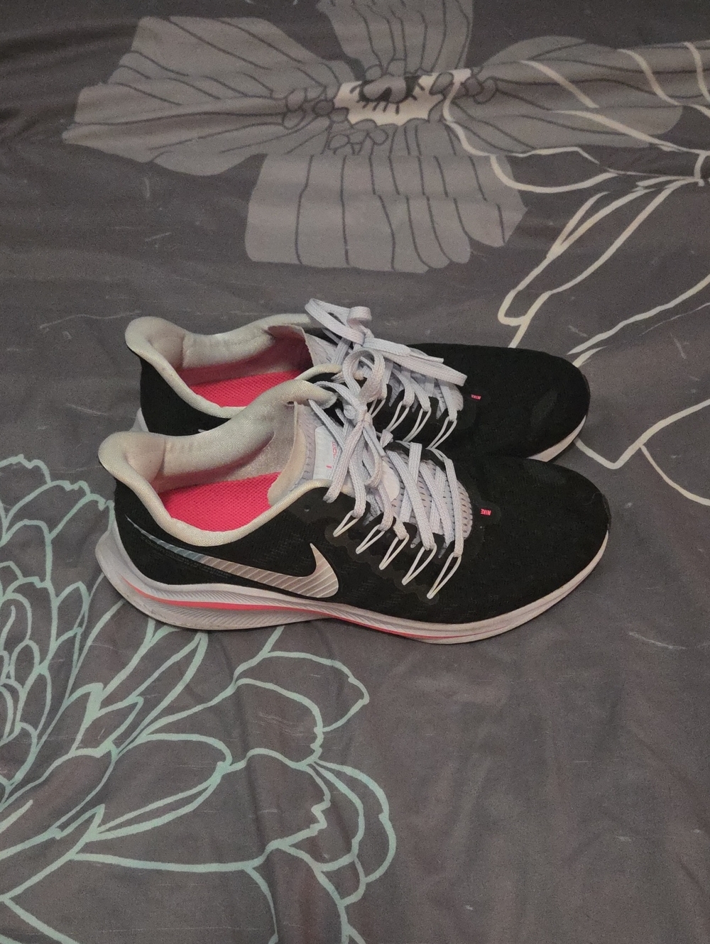 Nike Women's Black Running Sneakers with Pink Liner